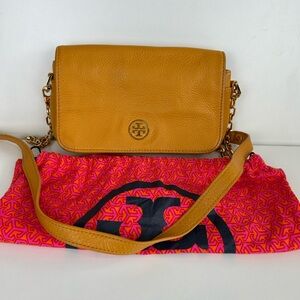 AUTHENTIC TORY BURCH ROBINSON PEBBLED LEATHER CHAIN MUSTARD YELLOW CROSSBODY